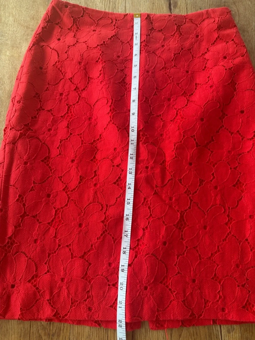 BANANA REPUBLIC LACE SKIRT SIZE 4